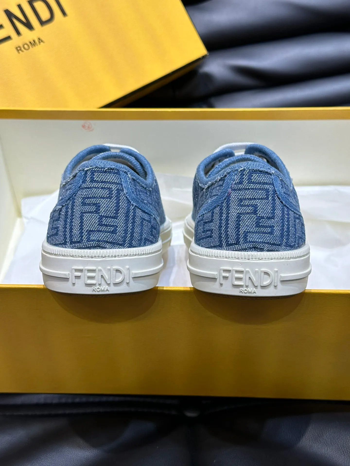 Men's men's shoes 💰420 [New style] 🍿🍿Fendi Fendi👫Couple style low-top canvas shoes, Fendi 2024 spring and summer new lace-up canvas shoes, upper FF jacquard fabric, decorated with same-color satin trim, soles FF carved decoration, soft elastic foot feel, perfect foot comfort! Size: 35-40 Male 38-45